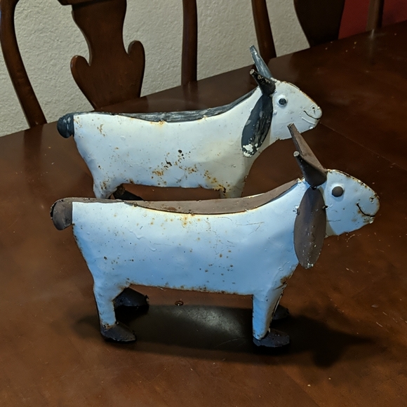 Other - Vintage 2 YARD ART METAL GOATS, 14" LONG